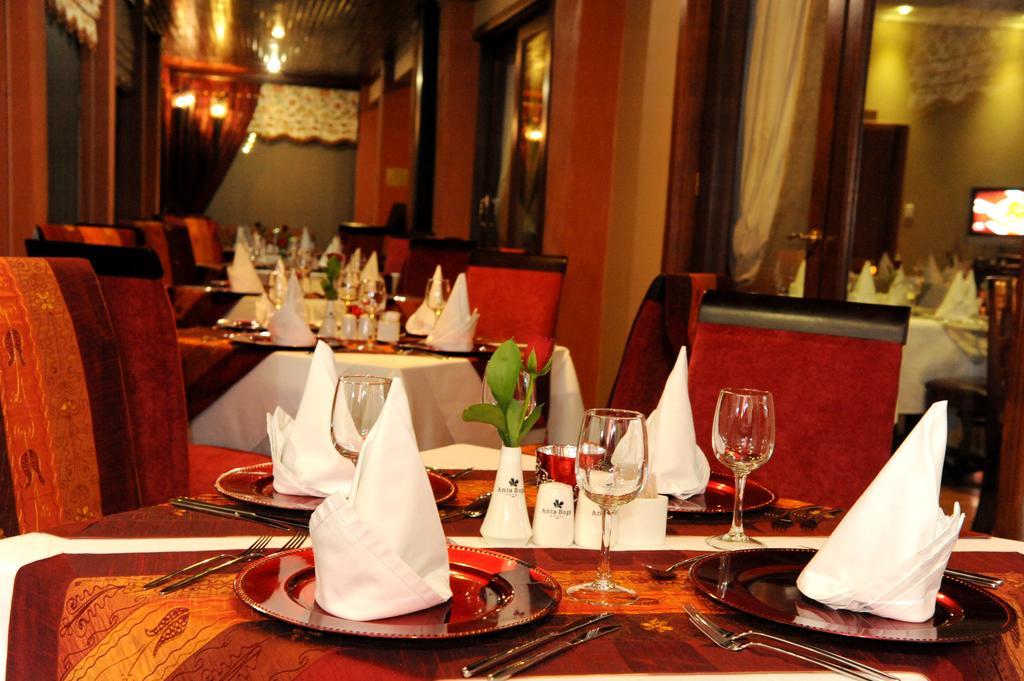 Anta Boga Hotel Bloemfontein Buitenkant foto