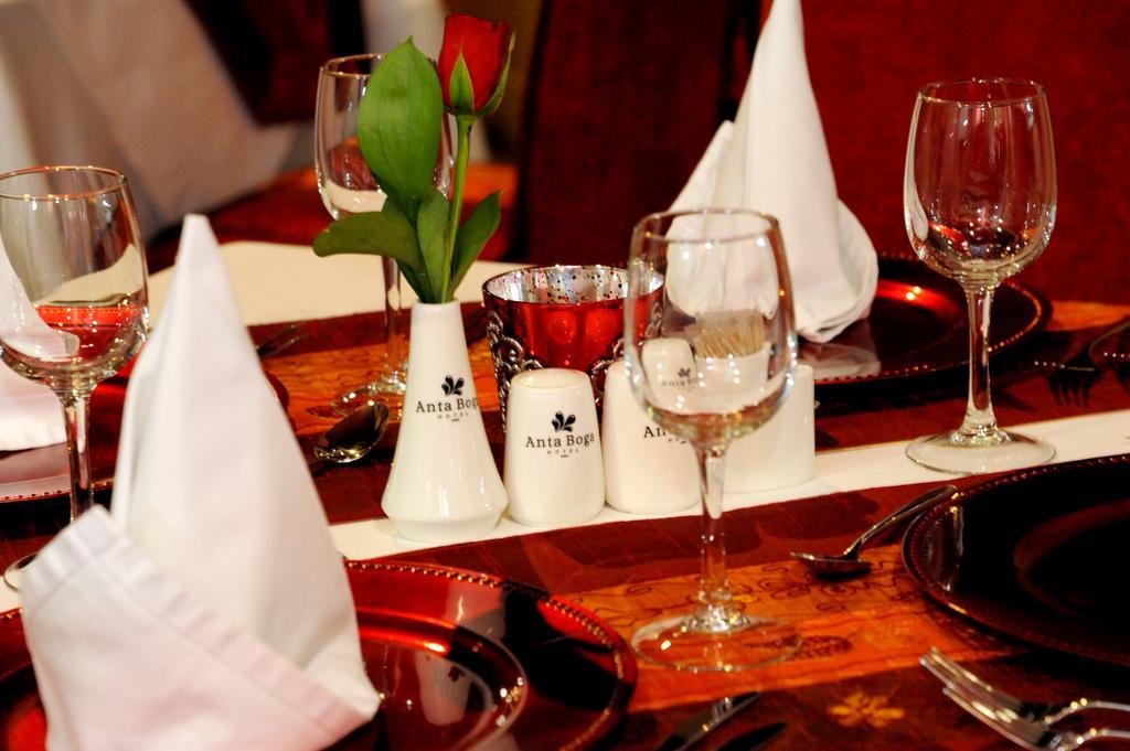 Anta Boga Hotel Bloemfontein Buitenkant foto