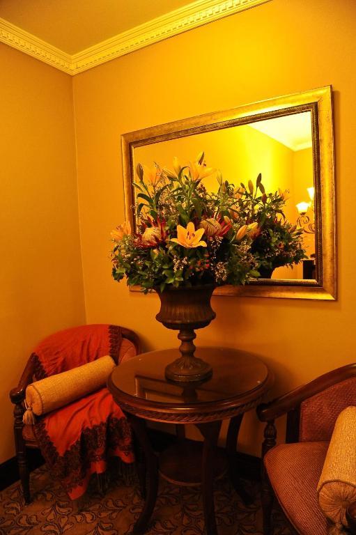 Anta Boga Hotel Bloemfontein Buitenkant foto
