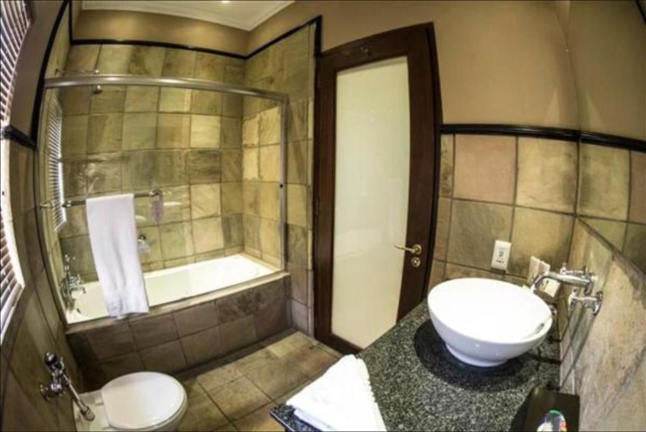 Anta Boga Hotel Bloemfontein Buitenkant foto